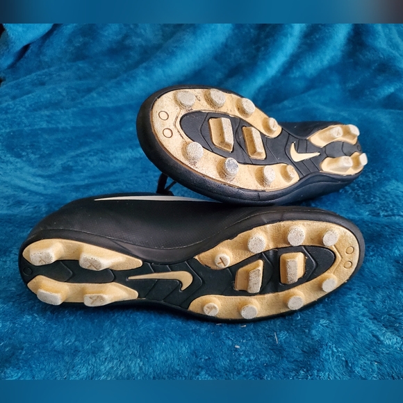 *3-for-$30* Nike speed cleats (size 3.5) - Picture 6 of 6